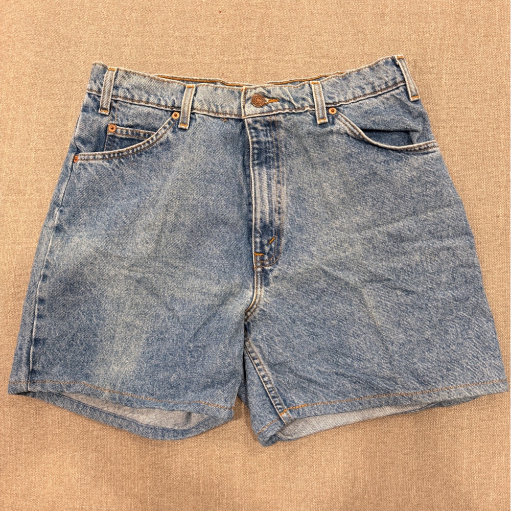 Vintage Levi’s 550 Blue Denim Shorts | USA Made | High Rise | W33–34 unisex